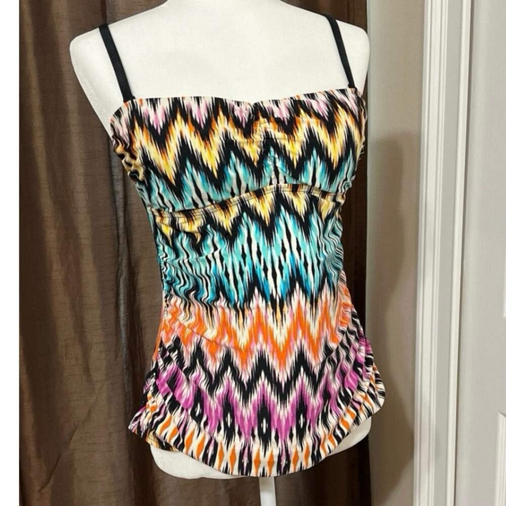 Ocean Avenue woman's swimwear top size M ruched sides